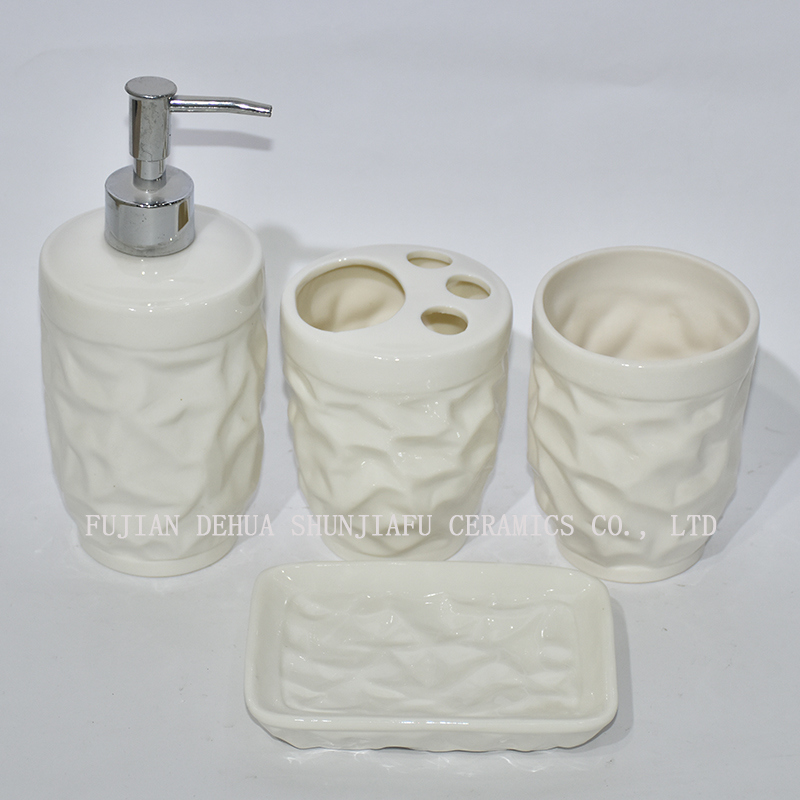 Conjunto de acessórios de banheiro em cerâmica branca