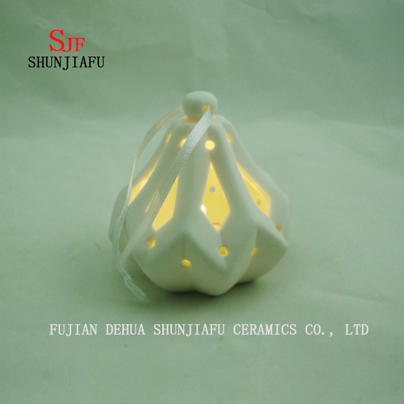 Decorativo Elegante Superfície Fosco Vitrificado Escavar Redondo Branco Cerâmico Tealight Castiçal Ornamento de Castiçal de Cerâmica