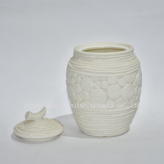 Canister de cerâmica branca, um bom assistente de armazenamento para decoração de casa