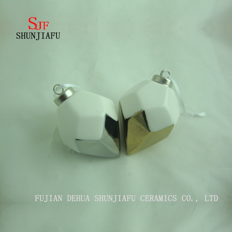 &Aacute;rvore de Natal / presentes de suspens&atilde;o do presente do partido do festival dos ornamento do Natal, galvanizando cer&acirc;mico / a