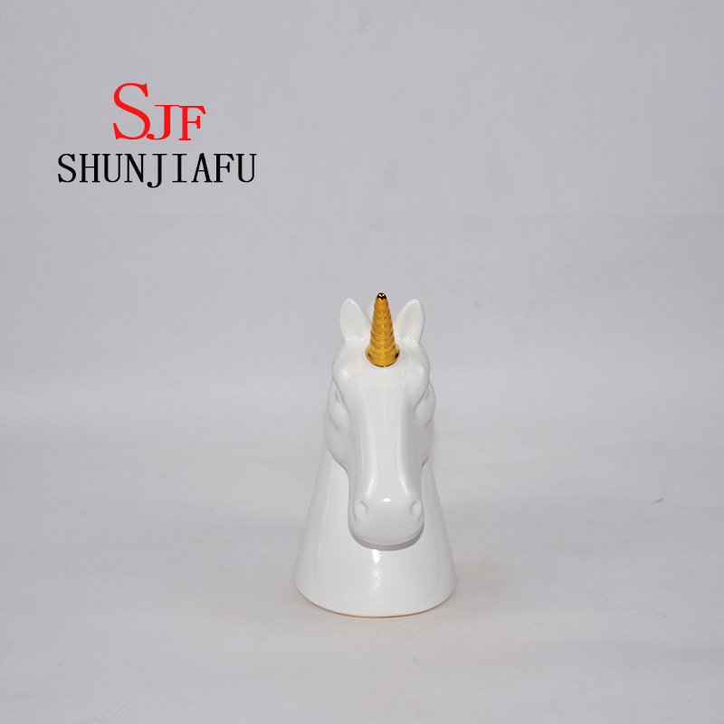 Mealheiro de cabe&ccedil;a de cavalo de cer&acirc;mica