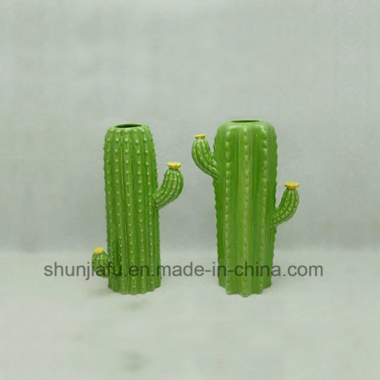 Mobiliário doméstico em cerâmica para família de cactos