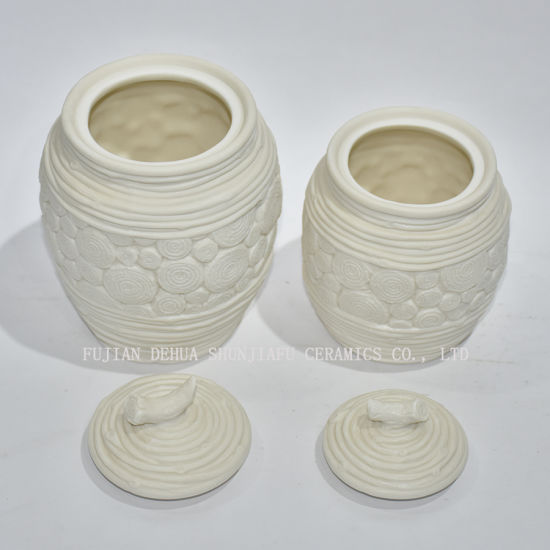 Canister de cerâmica branca, um bom assistente de armazenamento para decoração de casa