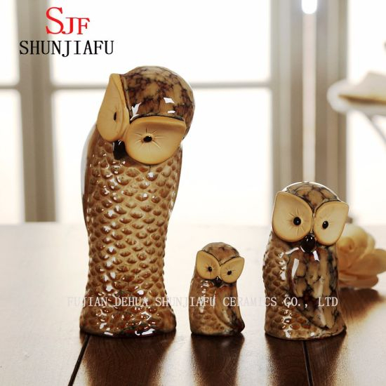 Forme uma família de corujas com uma variedade de expressões, artigos modernos de decoração para casa