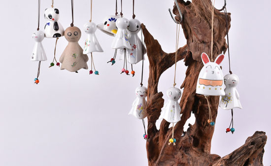 Processando vários personagens de banda desenhada personalizados Sinos pequenos cerâmicos criativos