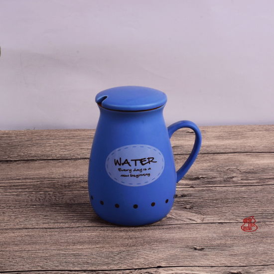 Copo cerâmico da caneca do café, copos cerâmicos personalizados relativos à promoção do logotipo