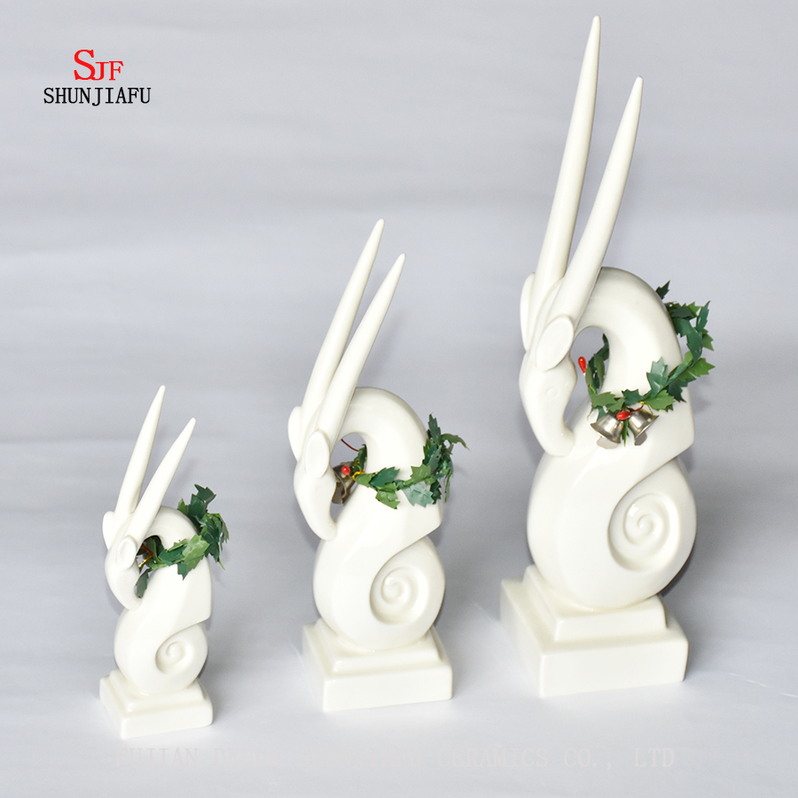 Boa sorte; Decora&ccedil;&atilde;o de Natal de forma de veado de cer&acirc;mica, presente de feriado.