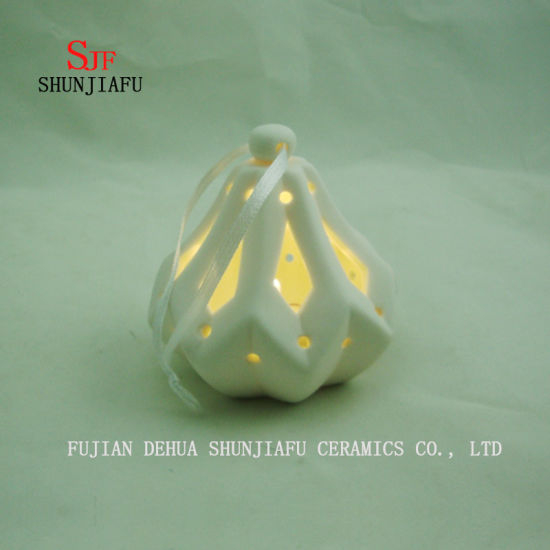 Decorativo Elegante Superfície Fosco Vitrificado Escavar Redondo Branco Cerâmico Tealight Castiçal Ornamento de Castiçal de Cerâmica