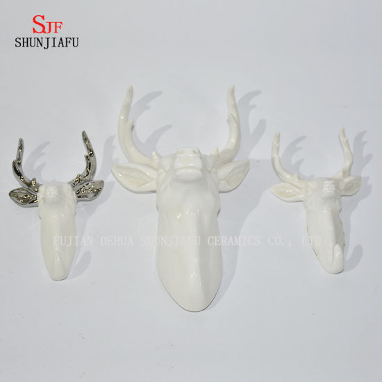 Decoração cerâmica branca da parede da cabeça dos cervos da taxidermia