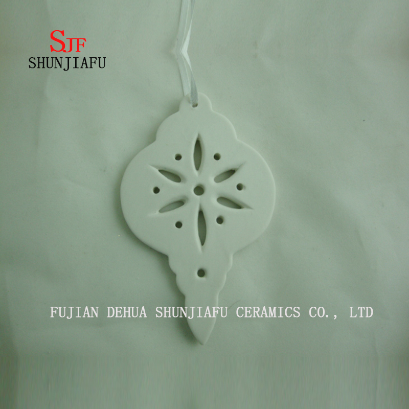 uma variedade de enfeites de natal presentes do partido festival decora&ccedil;&atilde;o de &aacute;rvore pendurada / e