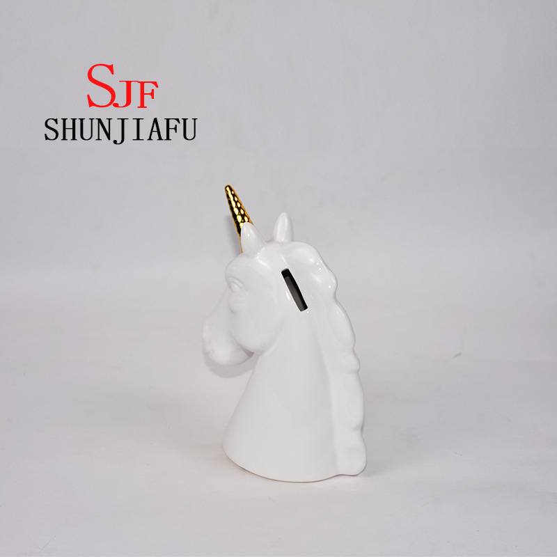 Mealheiro de cabe&ccedil;a de cavalo de cer&acirc;mica