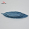 Acabamento de prato de jantar de molho de cerâmica de folha azul brilhante mergulhando prato