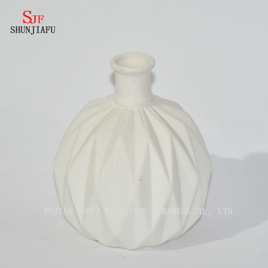 Vaso de cerâmica único e simples