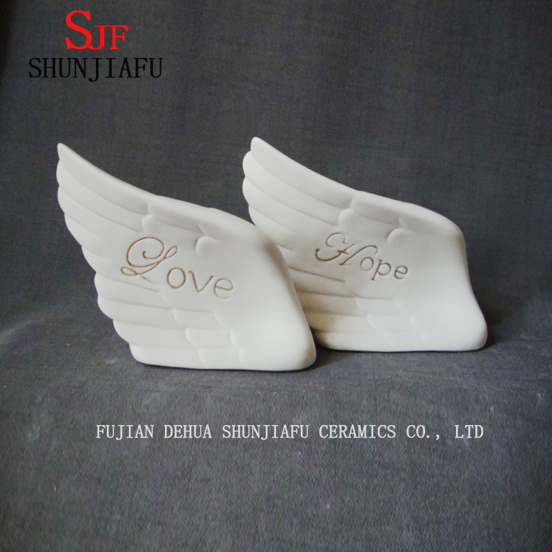 Asas de anjo de cer&acirc;mica com letra