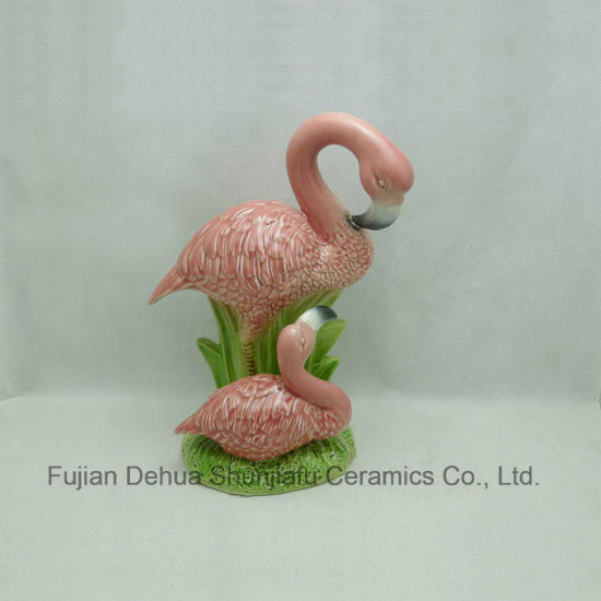 Figurine cerâmico do flamingo do gramado para a decoração