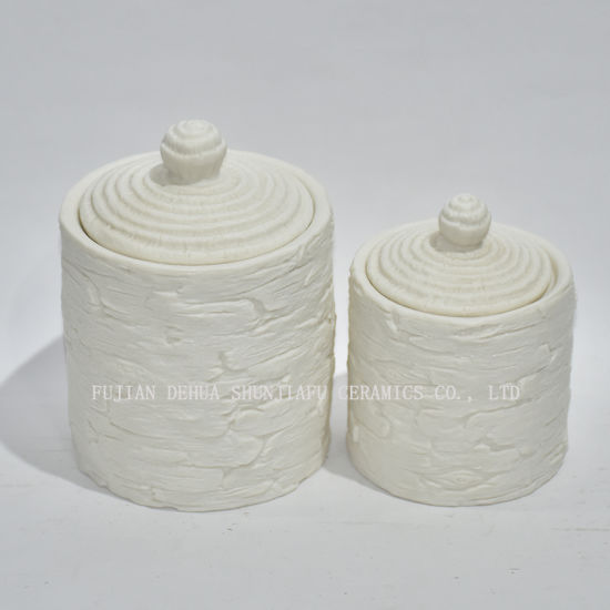 Canister de cerâmica branca, um bom assistente de armazenamento para decoração de casa