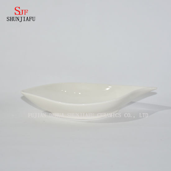 Louça de porcelana branca de formas de folha prato de serviço