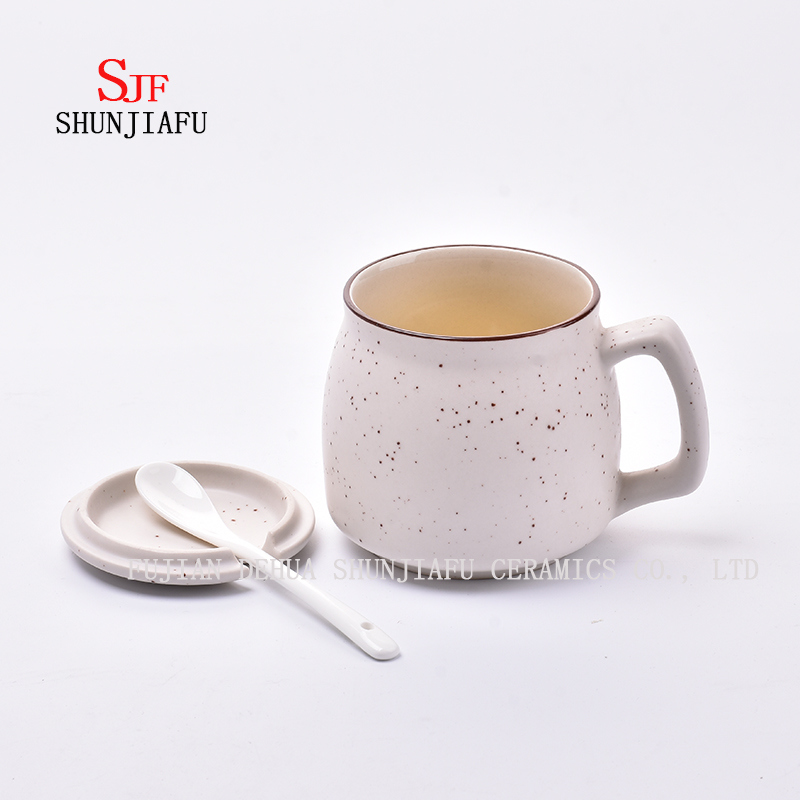 Caneca de cer&acirc;mica criativa com tampa. X&iacute;cara de caf&eacute; da manh&atilde;