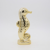 Estátua de cerâmica de ouro de cavalo marinho ornamentos de animais móveis para casa