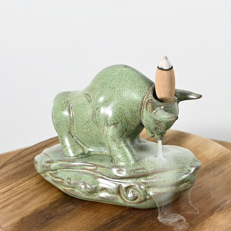 Estátua de vaca em cerâmica estilo touro design cascata refluxo queimador de incenso