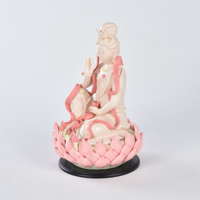 Estátua de cerâmica do Buda Guanyin