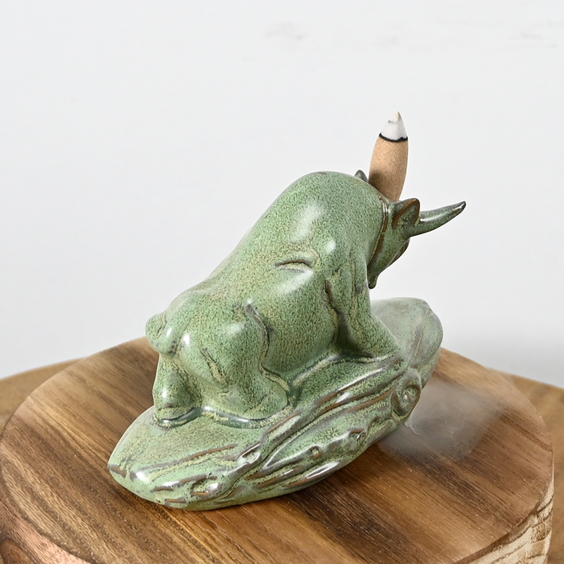 Estátua de vaca em cerâmica estilo touro design cascata refluxo queimador de incenso