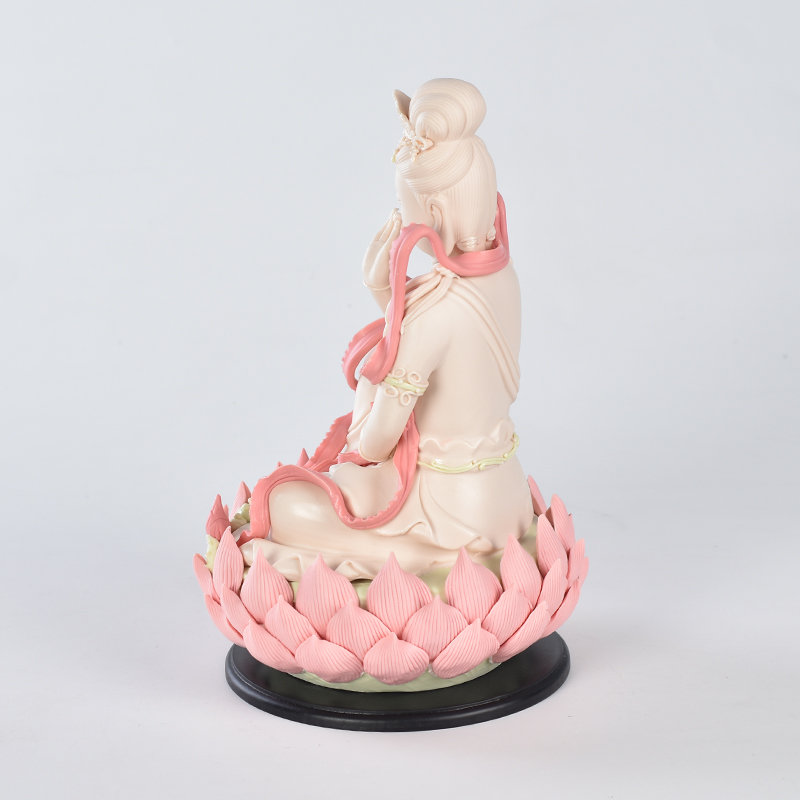 Estátua de cerâmica do Buda Guanyin