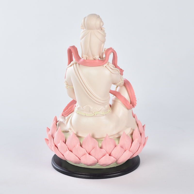 Estátua de cerâmica do Buda Guanyin