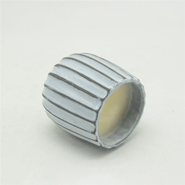 Copo de vela de cerâmica em estilo de tira em relevo