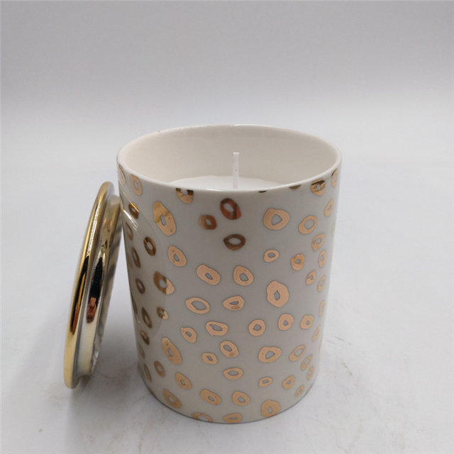 por amor Acenda um fogo romântico Capa banhada a ouro Impresso Noble e elegante padrão Noble e elegante Jarro de cerâmica