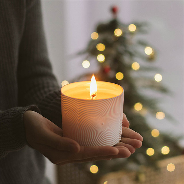 Copo de vela de cerâmica branca de uso de Natal