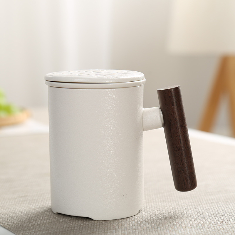 caixa de presente com logotipo personalizado caneca de café em porcelana 320 ml Preto 、 branco Combine alças de madeira e tampas de copos Filtro de cerâmica Conjunto de copos de cerâmica