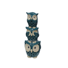tunning ornamento de cerâmica com azuis três corujas de tamanho decrescente empilhadas umas sobre as outras