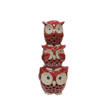 tunning ornamento de cerâmica com vermelho três corujas de tamanho decrescente empilhadas umas sobre as outras