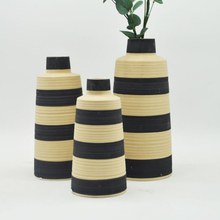 Mobiliário doméstico Decoração de Mesa O Mais Recente Esmalte Criativo Figura Geométrica Guiador Alternando Vaso de Cerâmica preto e amarelo